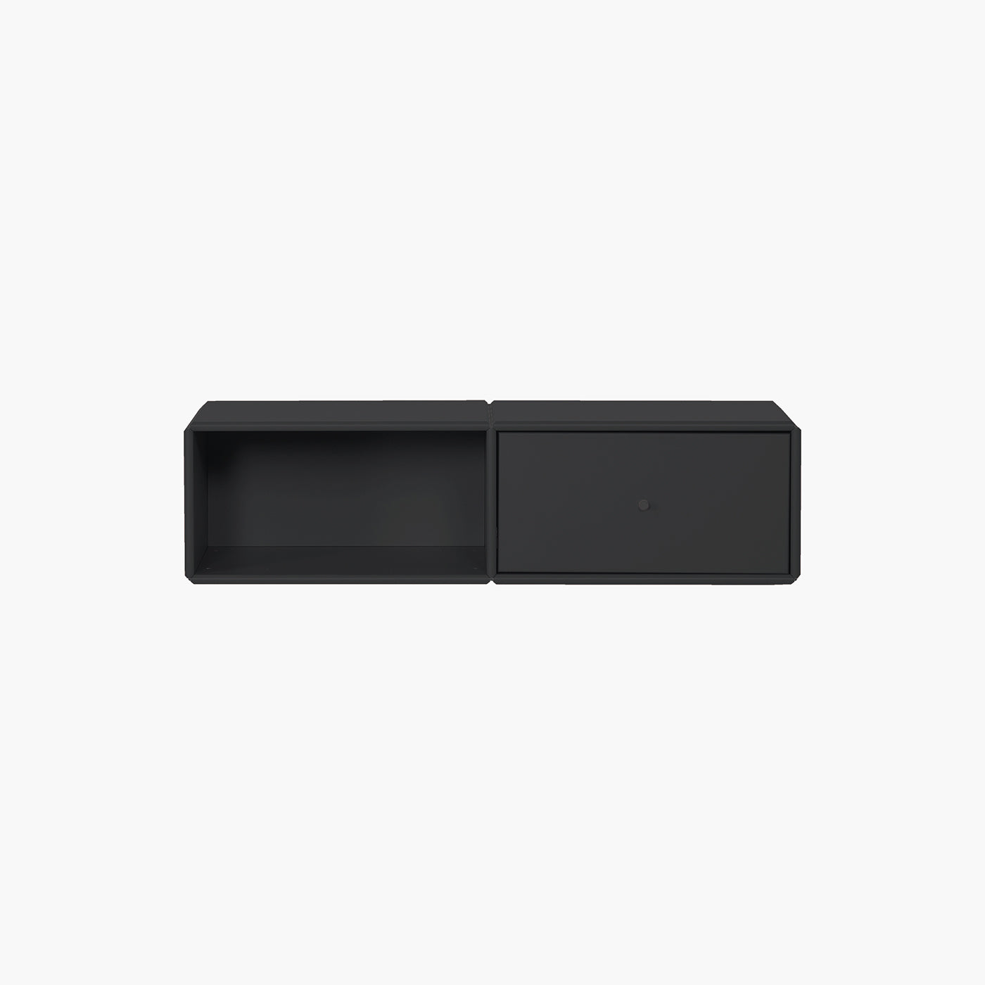 Sort Aspen skænk i træ med slank, minimalistisk design og metalben på lyst gulv