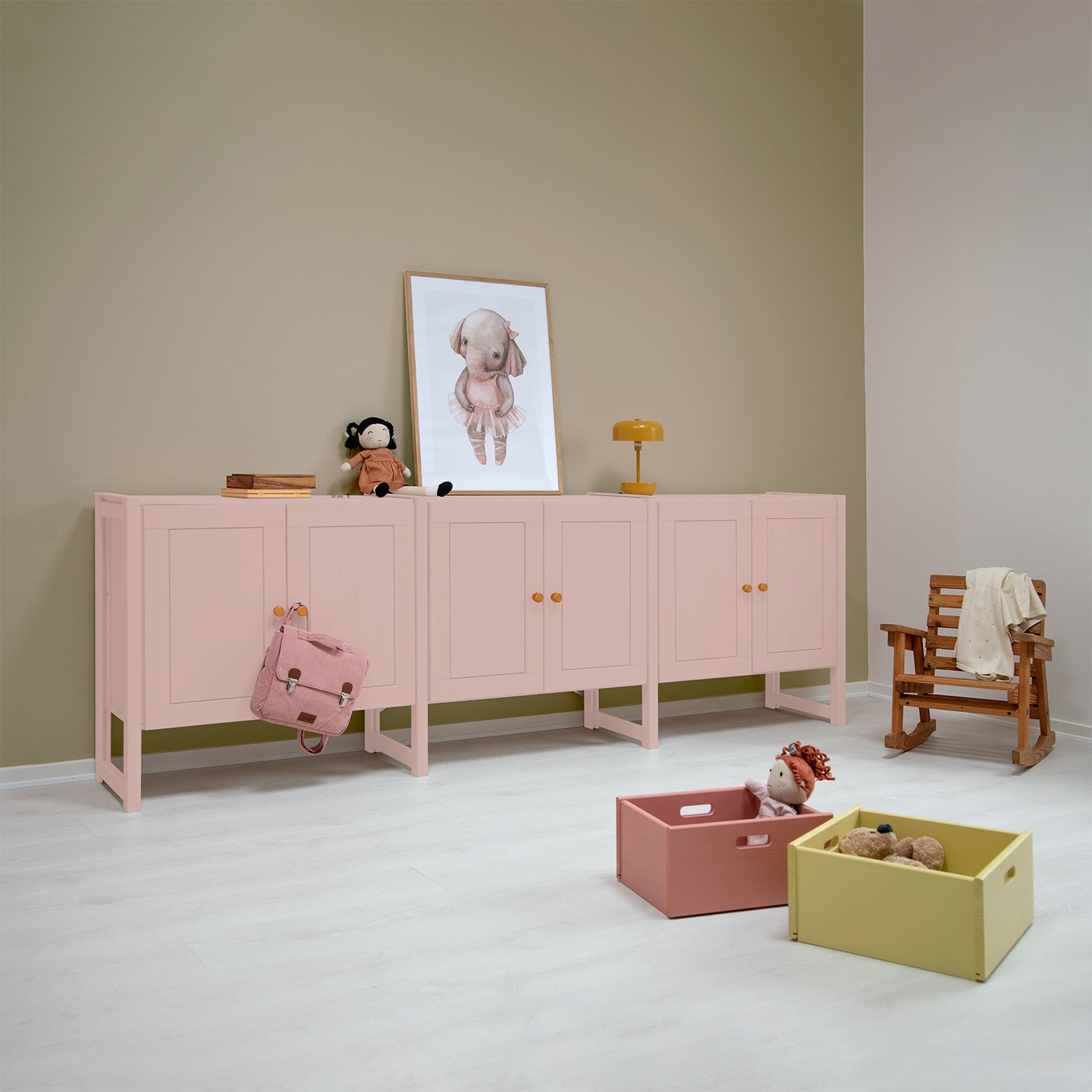 Fårbæk skænk (3 fag) - Blush | 241 x 80 cm