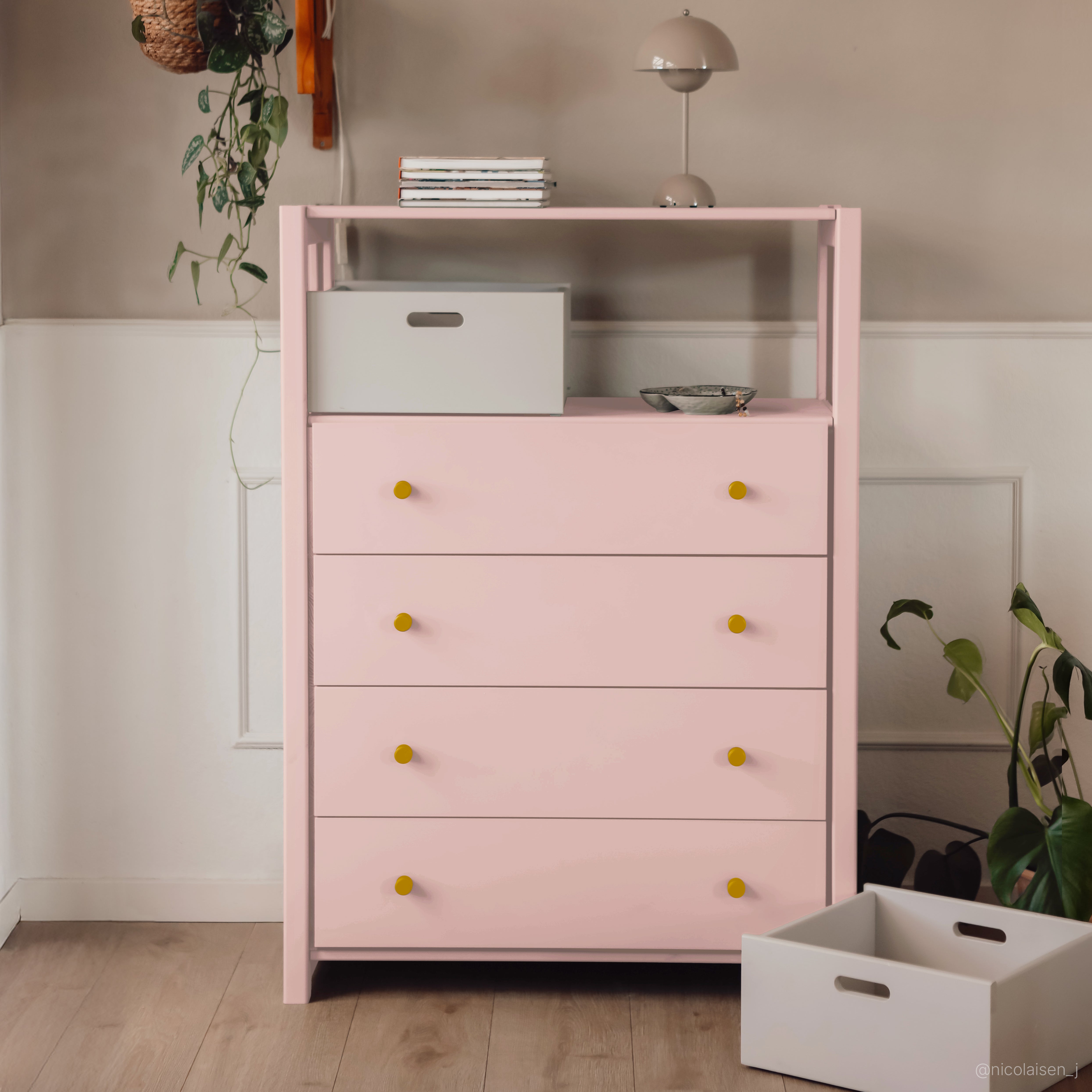 Vigsø kommode - Blush - med 4 skuffer | 83x117 cm