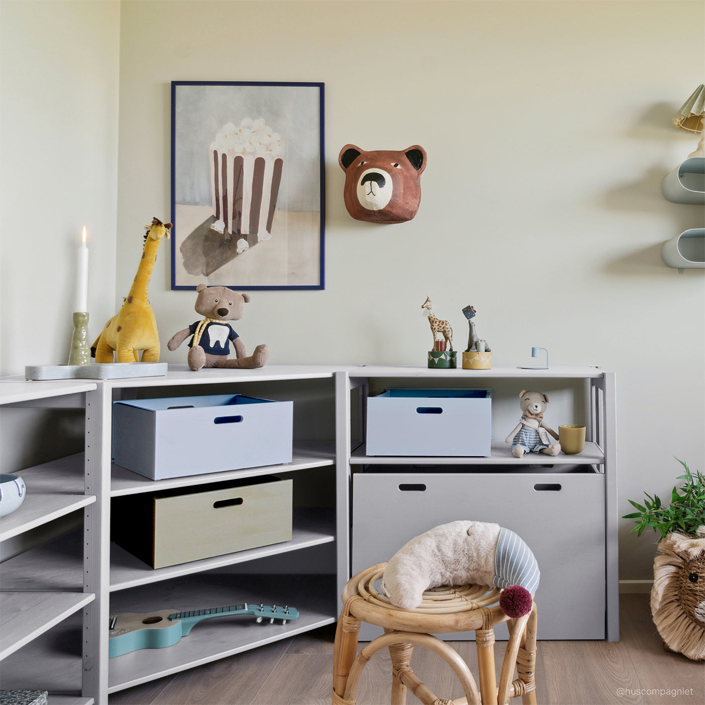 Dybdal hjørnereol - Mushroom med opbevaringskasse | 164x80 cm