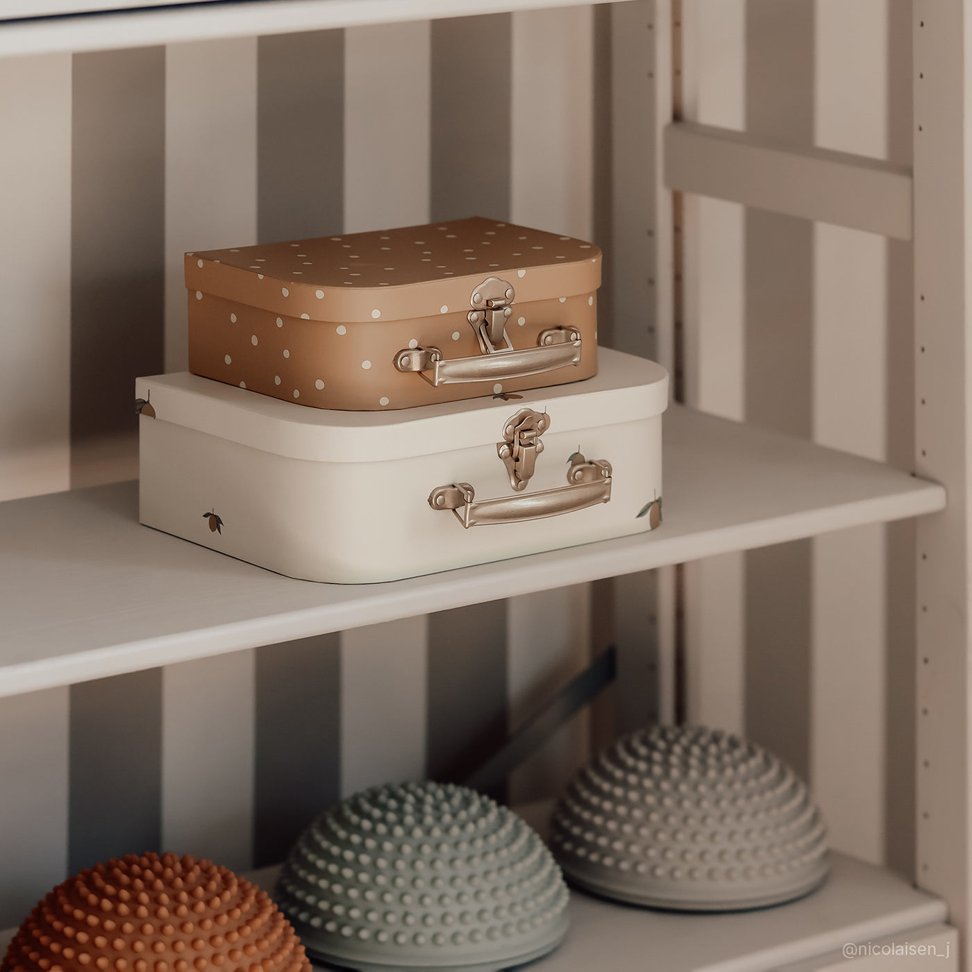 1 hylde - Mushroom | Bredde 79 cm x dybde: vælg mellem 30 cm eller 40 cm
