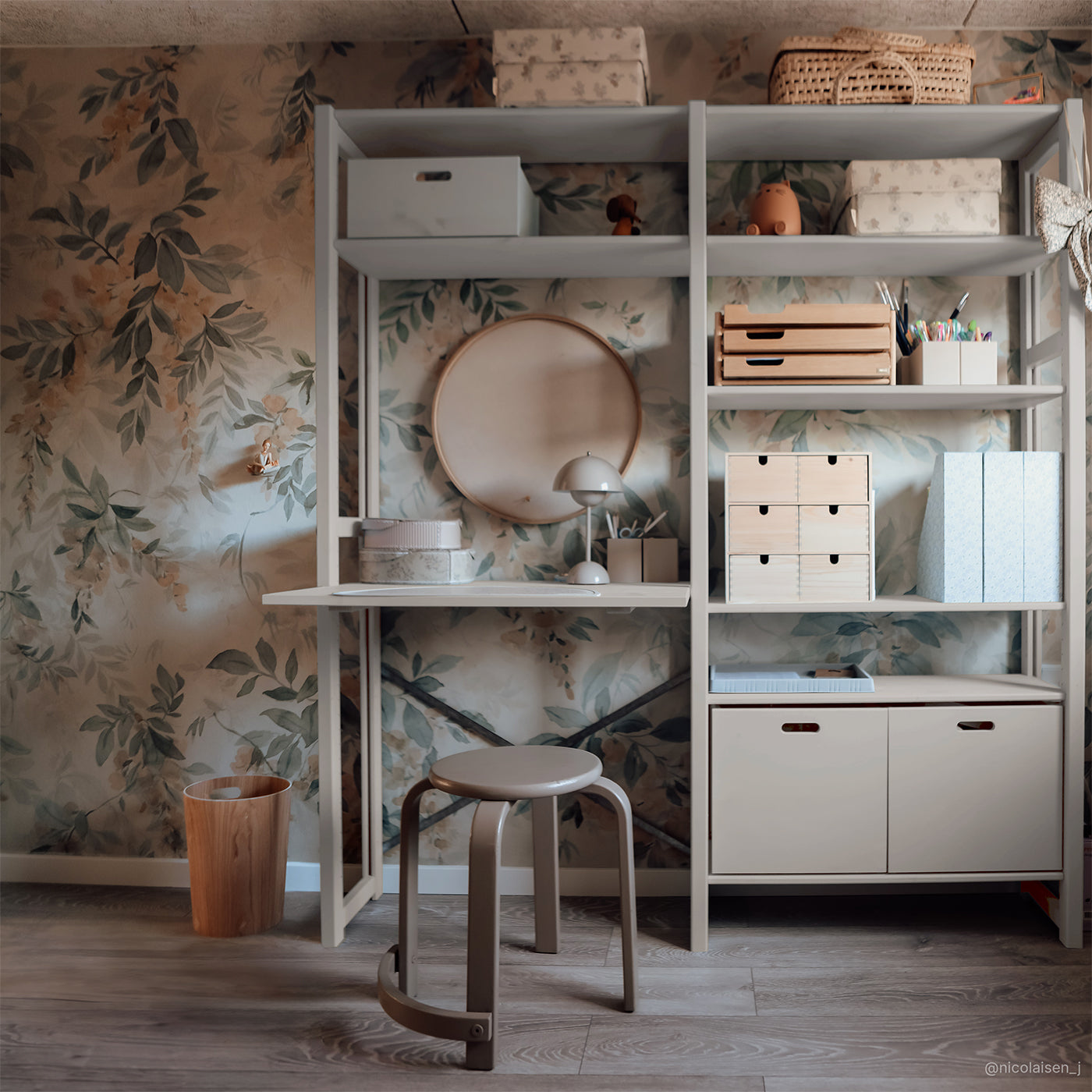 Agger stigereol (Large) - Mushroom | med skrivebord