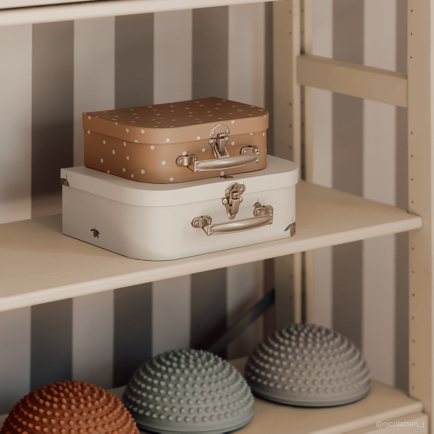 1 hylde - Sand | Bredde 79 cm x dybde: vælg mellem 30 cm eller 40 cm